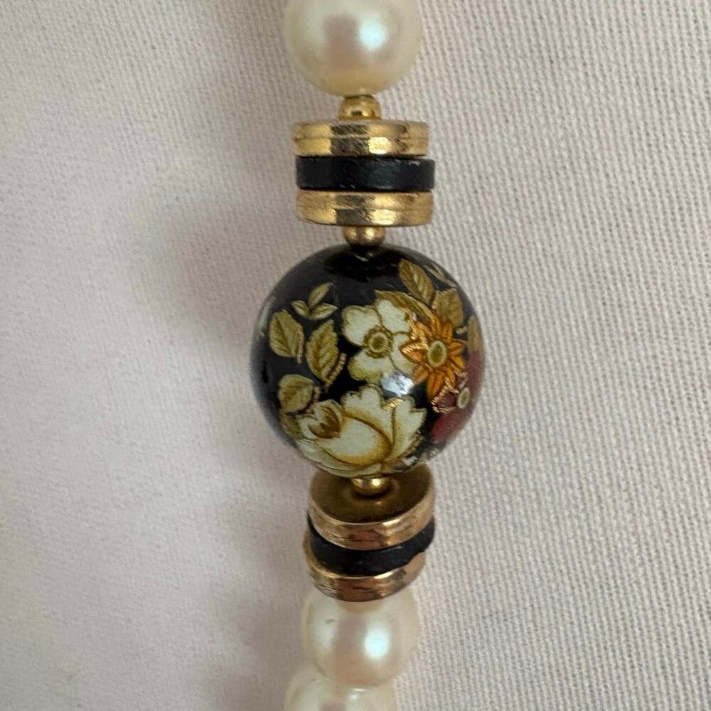 Vintage Japan Faux Pearl Floral Bead Necklace Gold Black Enamel 18” - Picture 2 of 5